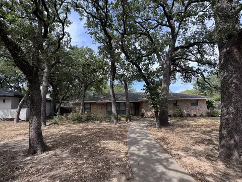 806 Sharpshire St, Grand Prairie, TX 75050