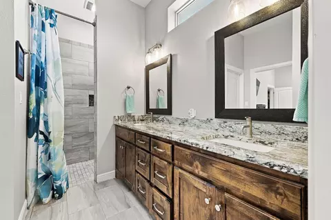 Bath - 603 E Burks St, Pilot Point, TX 76258 photo 1 of 5