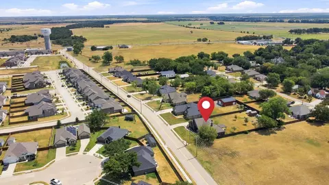 View/Area - 603 E Burks St, Pilot Point, TX 76258 photo 1 of 2