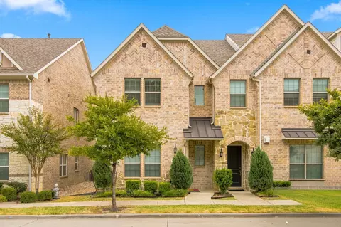303 Ferndale St, Lewisville, TX 75056
