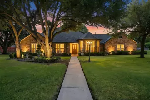 108 Chautauqua Dr, Waxahachie, TX 75165