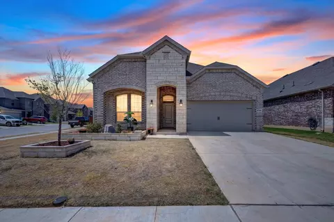 3703 High Country Rd, Aubrey, TX 76227