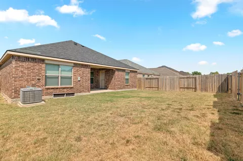 Exterior - 175 Aster Dr, Sanger, TX 76266 photo 5 of 6