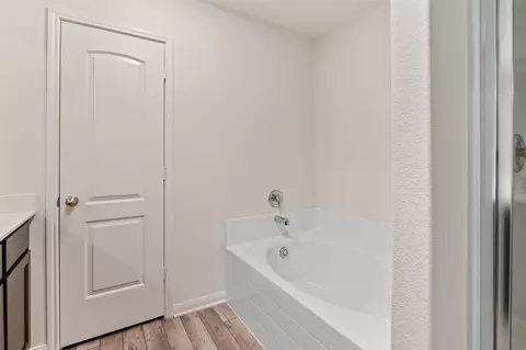 Bath - 175 Aster Dr, Sanger, TX 76266 photo 2 of 3