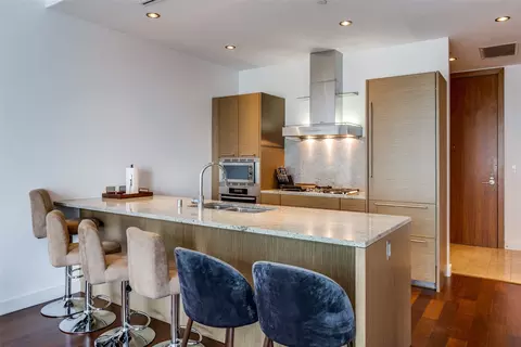 2900 Mckinnon St #402, Dallas, TX 75201