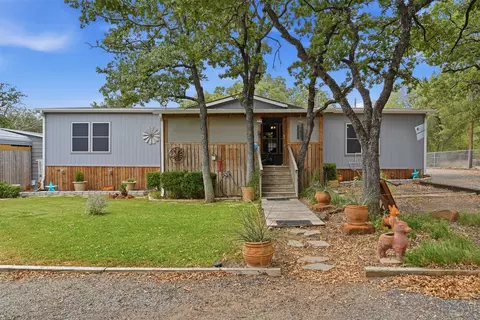 3717 Woodview Dr, Joshua, TX 76058