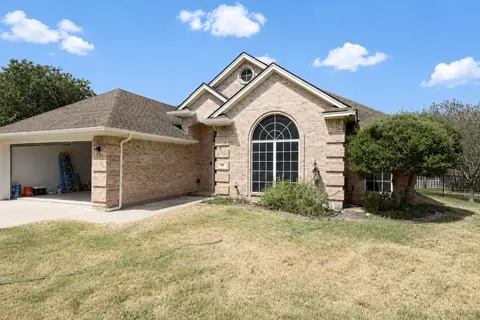 548 NW Wintercrest Rd, Burleson, TX 76028