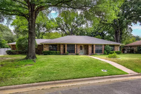 5027 Lacy Ln, Greenville, TX 75402