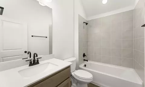 Bath - 2233 Switchgrass Dr, Argyle, TX 76226 photo 4 of 4