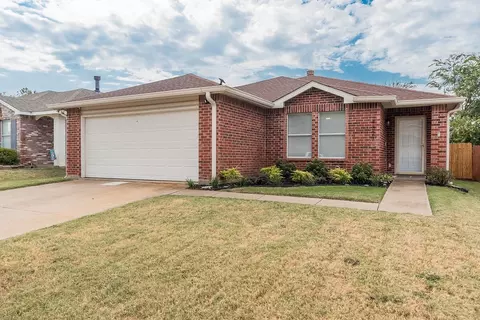 4321 Meadowknoll Dr, Fort Worth, TX 76123