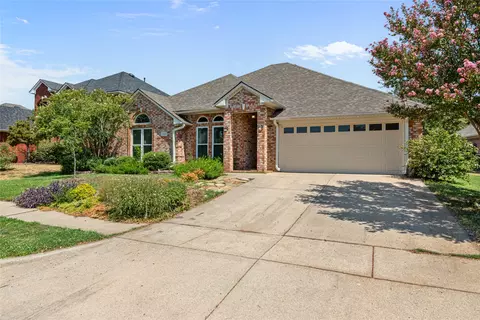 1327 Pegasus Dr, Arlington, TX 76013