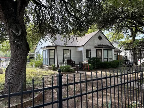 7805 Wanebe Dr, Dallas, TX 75235