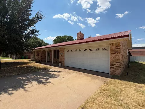 1209 Park St N, Seymour, TX 76380