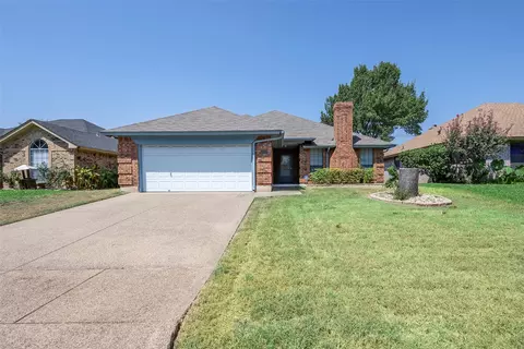 1925 Kings Canyon Cir, Fort Worth, TX 76134
