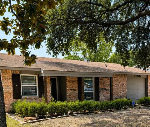 1502 Deepwood Dr, Garland, TX 75040