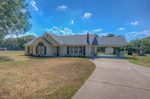 8835 Sebastian Rd, Keithville, LA 71047