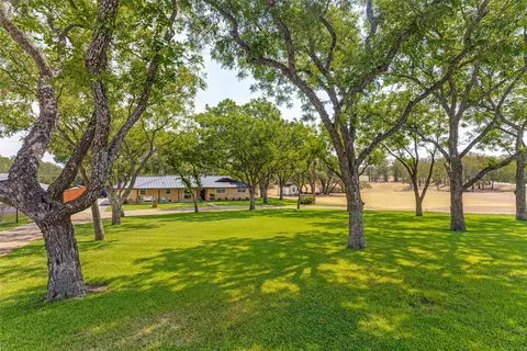 4240 Shore Front Dr, Fort Worth, TX 76135
