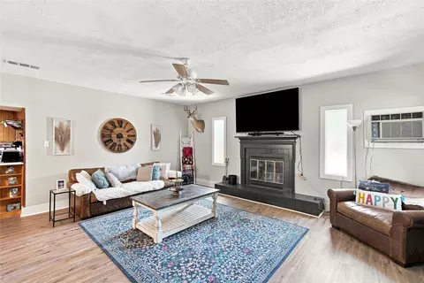7094 Horseshoe Bend Trl, Weatherford, TX 76087