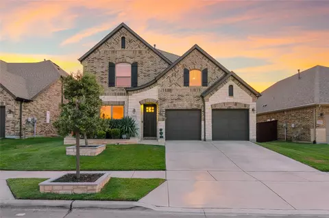 9204 Armadillo Trl, North Richland Hills, TX 76182