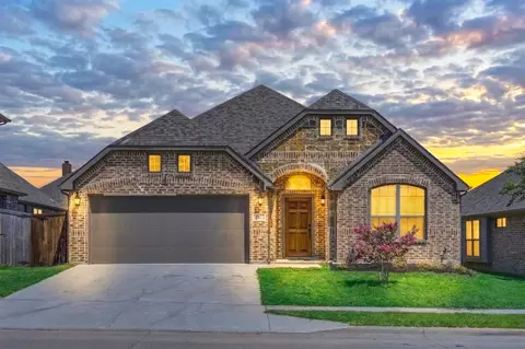 11812 Wax Myrtle Trl, Fort Worth, TX 76108