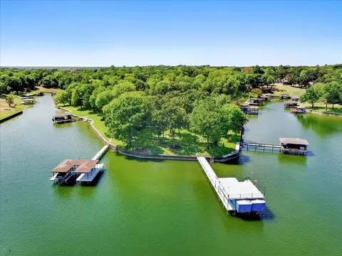 122 Knights Cir, Streetman, TX 75859