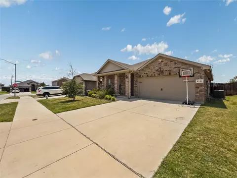 2320 Richburg St, Fort Worth, TX 76108