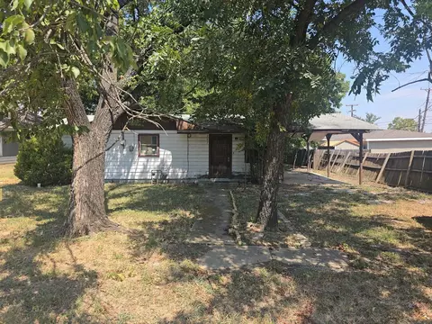 307 E Weaver Ave, Alvarado, TX 76009