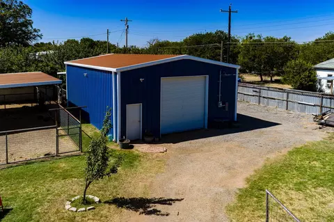 502 S Orient St, Stamford, TX 79553