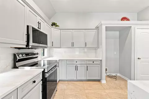 Kitchen - 10409 Condor Loop, Waco, TX 76708 photo 2 of 3