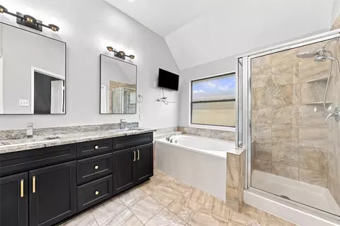 Bath - 10409 Condor Loop, Waco, TX 76708 photo 1 of 2