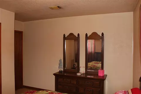 Bedroom - 511 Babb Cir, Minden, LA 71055 photo 4 of 6