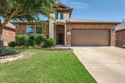 1733 Kachina Lodge Rd, Fort Worth, TX 76131