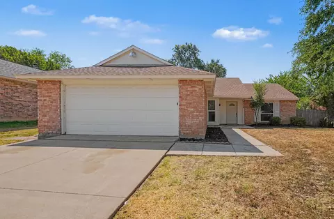 7116 Blackberry Dr, Arlington, TX 76016