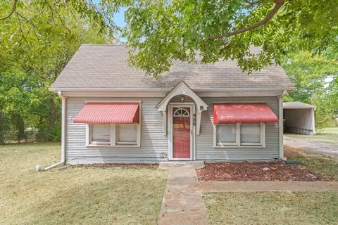 909 N Naid St, Grand Saline, TX 75140