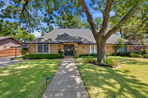 3005 Glasgow Dr, Arlington, TX 76015