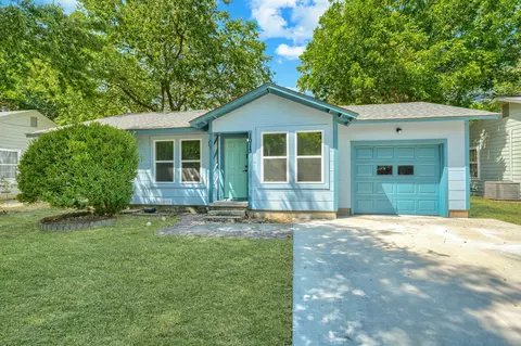 1013 Denton St, Denton, TX 76201