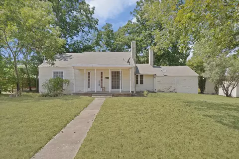 515 Frontier St, River Oaks, TX 76114