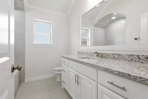 Bath - 816 Haley St, Springtown, TX 76082 photo 3 of 5