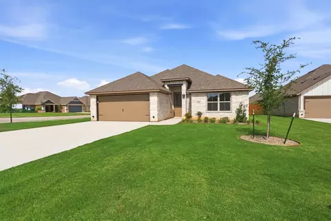 Exterior - 816 Haley St, Springtown, TX 76082 photo 3 of 7