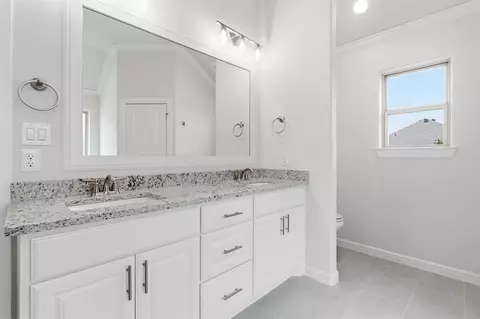 Bath - 816 Haley St, Springtown, TX 76082 photo 1 of 5