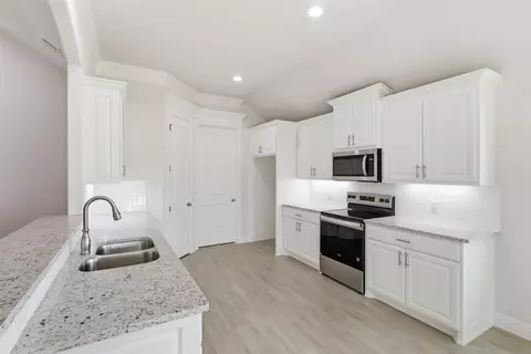Kitchen - 816 Haley St, Springtown, TX 76082 photo 3 of 6