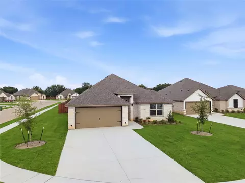Exterior - 816 Haley St, Springtown, TX 76082 photo 2 of 7