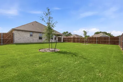 Exterior - 816 Haley St, Springtown, TX 76082 photo 5 of 7