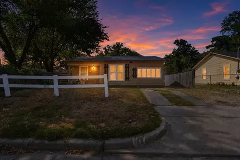 3516 Wilbarger St, Fort Worth, TX 76119