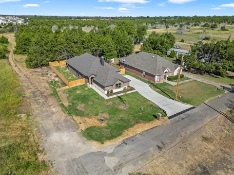 111 Watercrest Ln, Glenn Heights, TX 75154