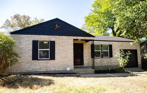 2720 Hanger Ave, Fort Worth, TX 76105