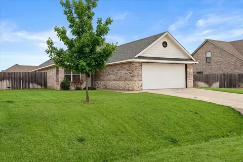 3331 Arrow Creek Dr, Granbury, TX 76049
