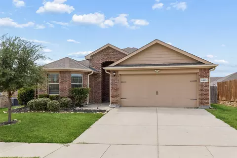 9213 Hill Topper Trl, Fort Worth, TX 76131