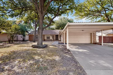 1020 Almond Dr, Mansfield, TX 76063