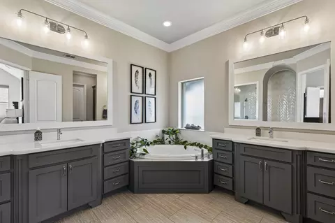 Bath - 1828 Quiet Oak Pl, Aledo, TX 76008 photo 1 of 5